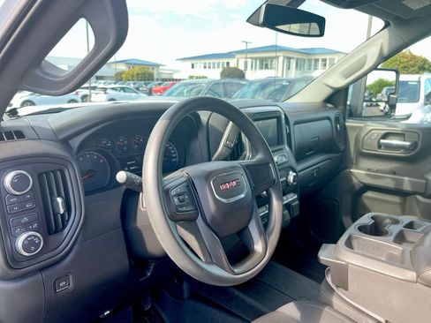 Used 2020 GMC Sierra 1500 4x4 Crew Cab w/ Convenience Package image 10