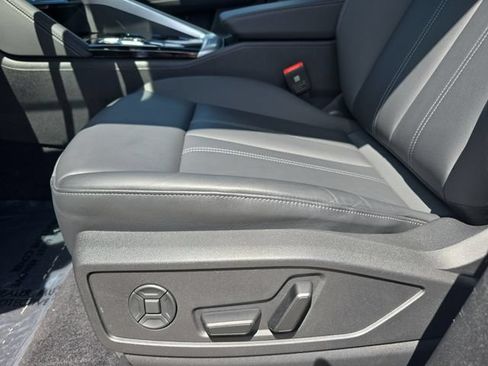 Used 2025 Audi Q5 Premium w/ Convenience Package AWD/4WD image 32