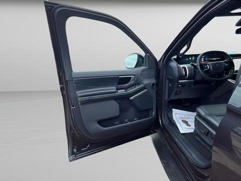 New 2026 Ford Expedition Platinum w/ Stealth Appearance Package image 9