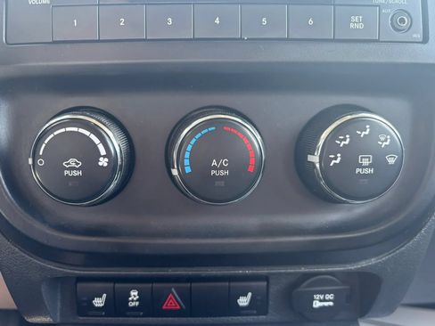 Used 2016 Jeep Patriot High Altitude FWD image 10