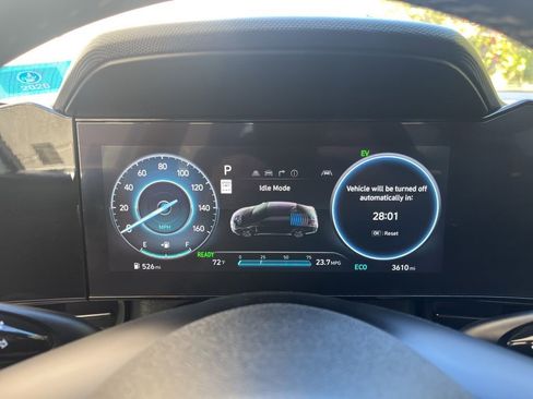 Used 2025 Hyundai Elantra SEL image 22