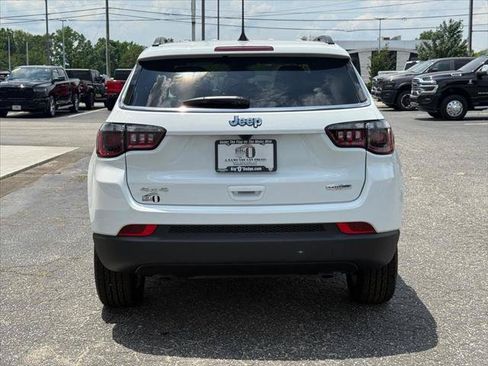 Certified 2026 Jeep Compass Latitude AWD/4WD image 4