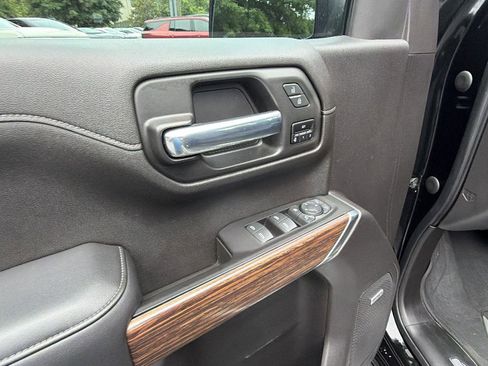Used 2020 Chevrolet Silverado 1500 High Country w/ Technology Package AWD/4WD image 15