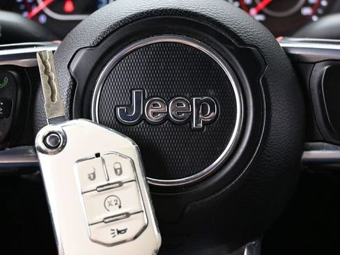 Used 2020 Jeep Gladiator Rubicon AWD/4WD image 52
