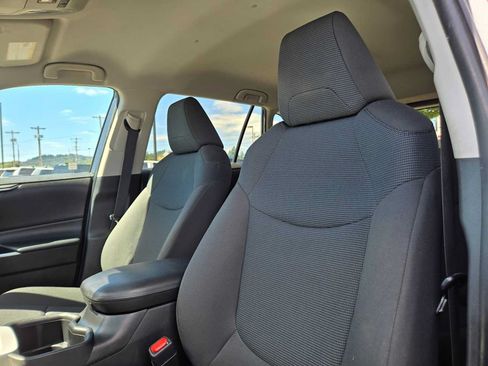 Used 2022 Toyota RAV4 LE AWD/4WD image 23