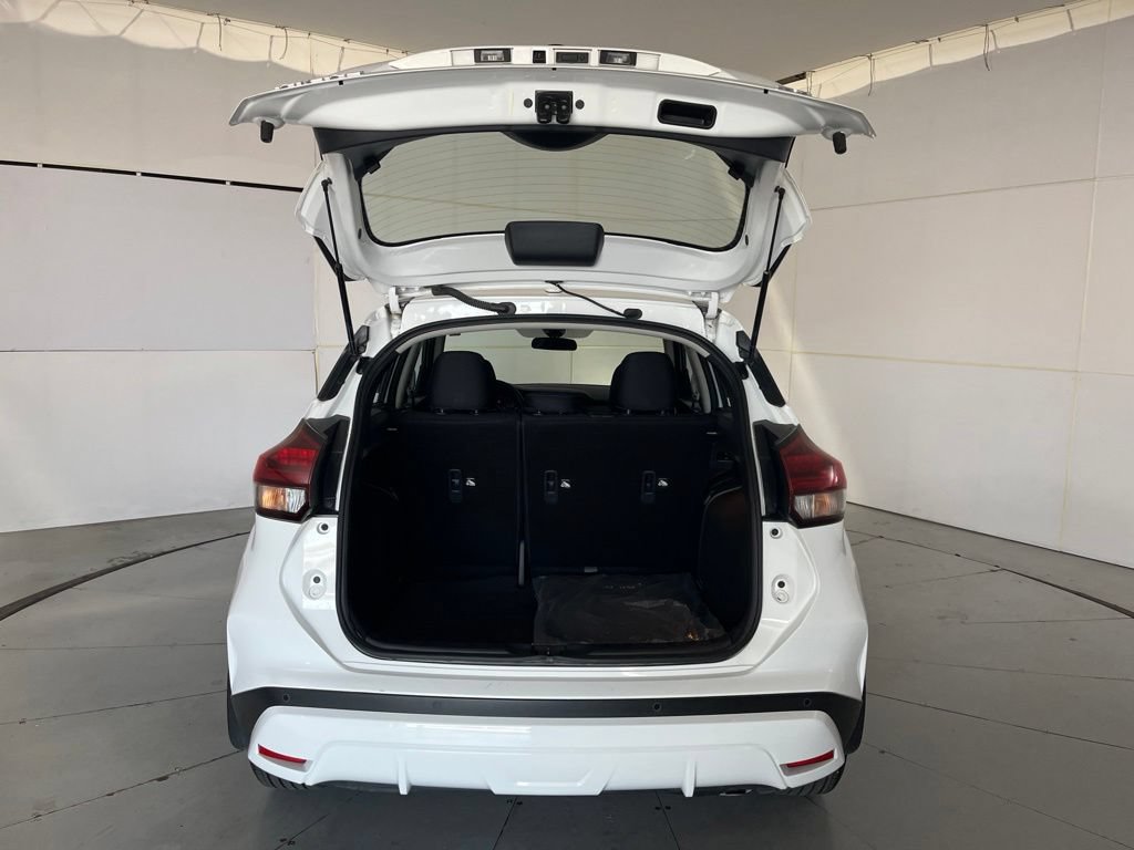 Used 2024 Nissan Kicks SV FWD image 12