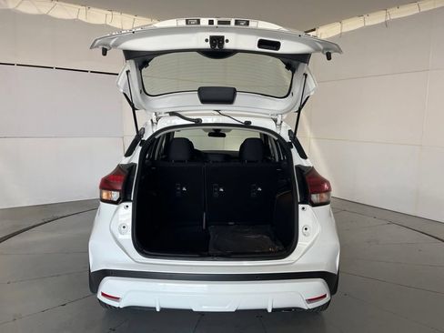 Used 2024 Nissan Kicks SV FWD image 12