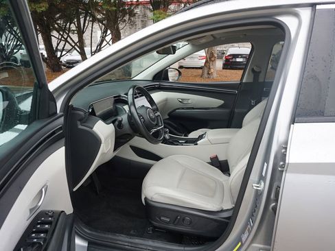 Used 2022 Hyundai Tucson SEL w/ Convenience + Premium Package FWD image 2