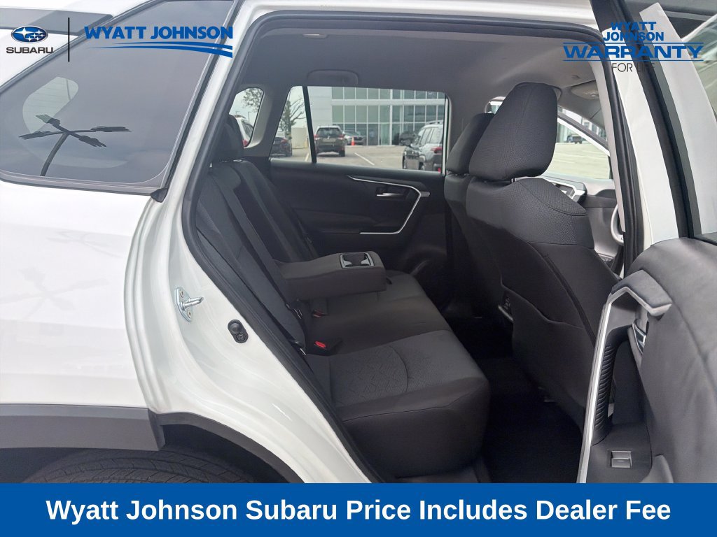 Used 2025 Toyota RAV4 XLE FWD image 35