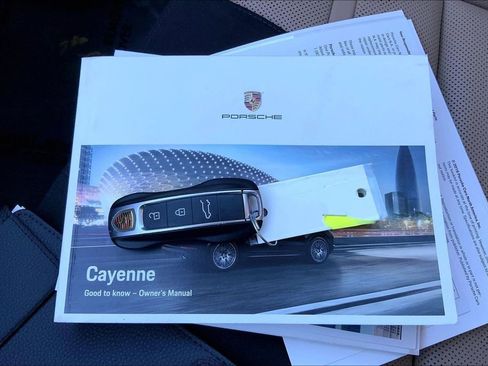 Used 2019 Porsche Cayenne S image 13
