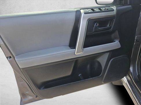 Used 2013 Toyota 4Runner SR5 image 13