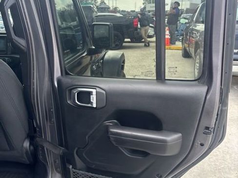 Used 2019 Jeep Wrangler Unlimited Sport S image 21