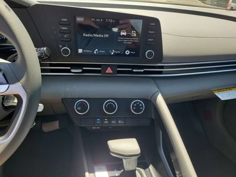 New 2026 Hyundai Elantra SE FWD image 13