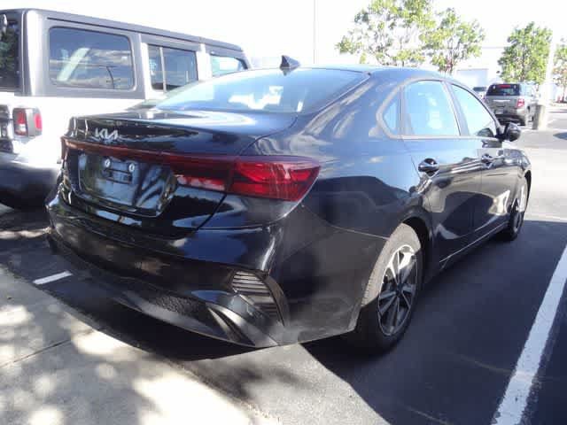 Used 2024 Kia Forte LXS FWD image 4