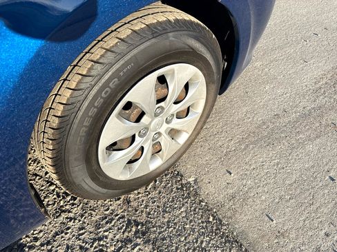 Used 2017 Hyundai Accent SE image 28