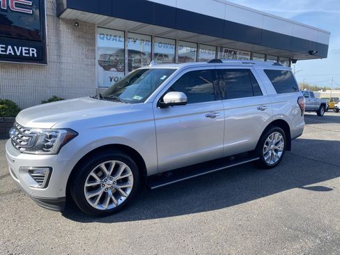 Used 2019 Ford Expedition Limited w/ Equipment Group 302A AWD/4WD image 3