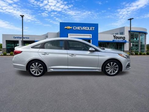 Used 2017 Hyundai Sonata Sport w/ Cargo Package FWD image 9