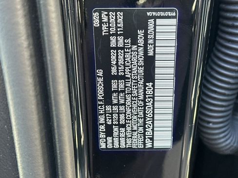 Used 2025 Porsche Cayenne Coupe image 29