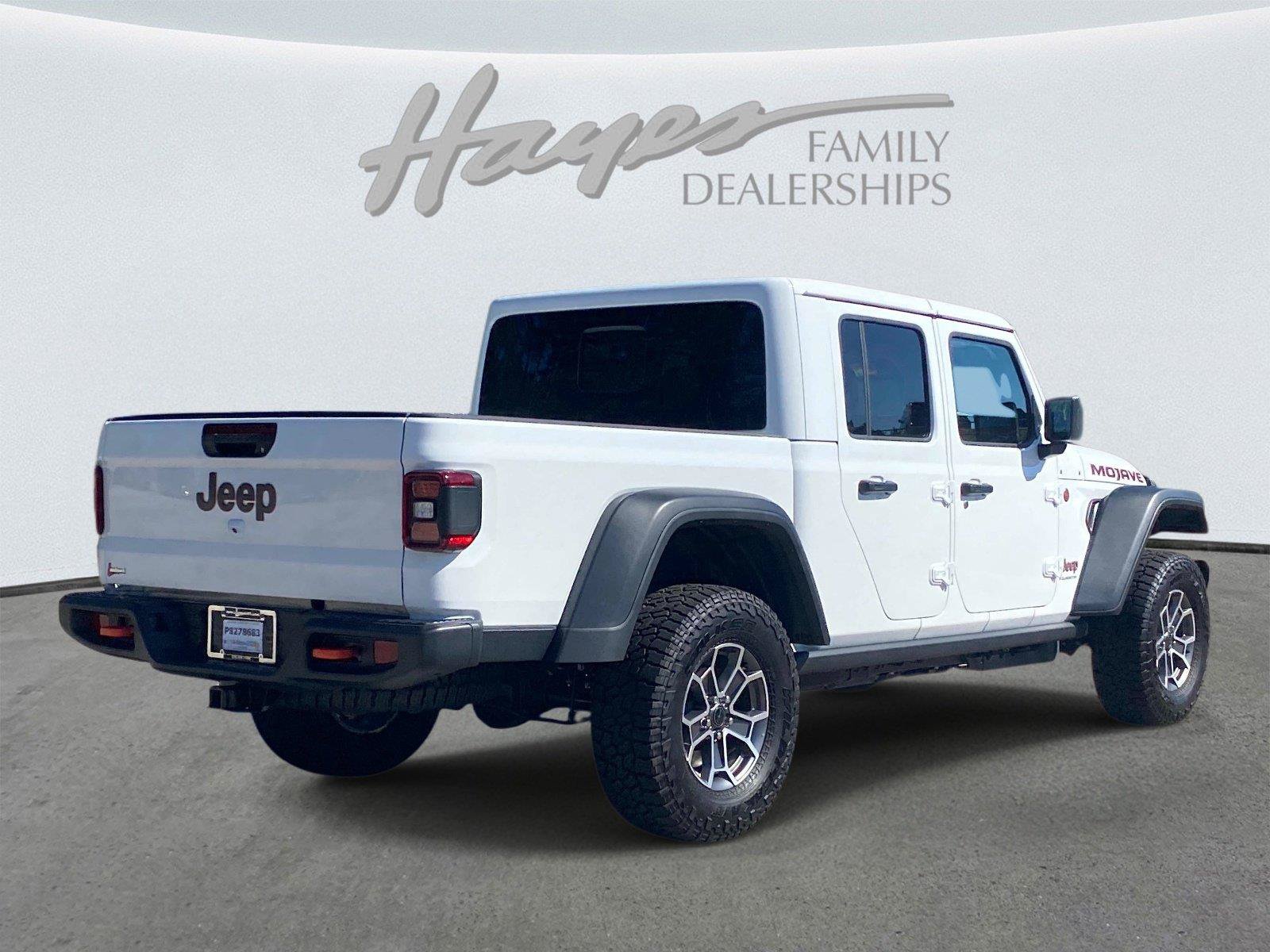 Used 2026 Jeep Gladiator Mojave AWD/4WD image 3