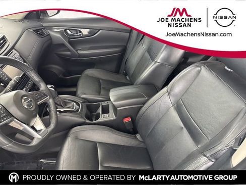 Used 2017 Nissan Rogue SL image 20