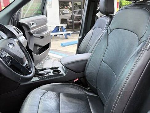 Used 2018 Ford Explorer Limited FWD image 10