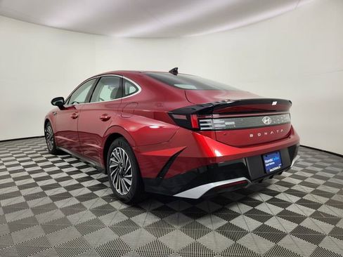 Certified 2025 Hyundai Sonata SEL FWD image 3