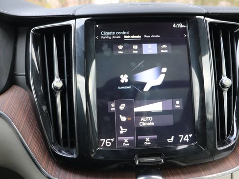 Used 2019 Volvo XC60 T6 Inscription w/ Protection Package image 28