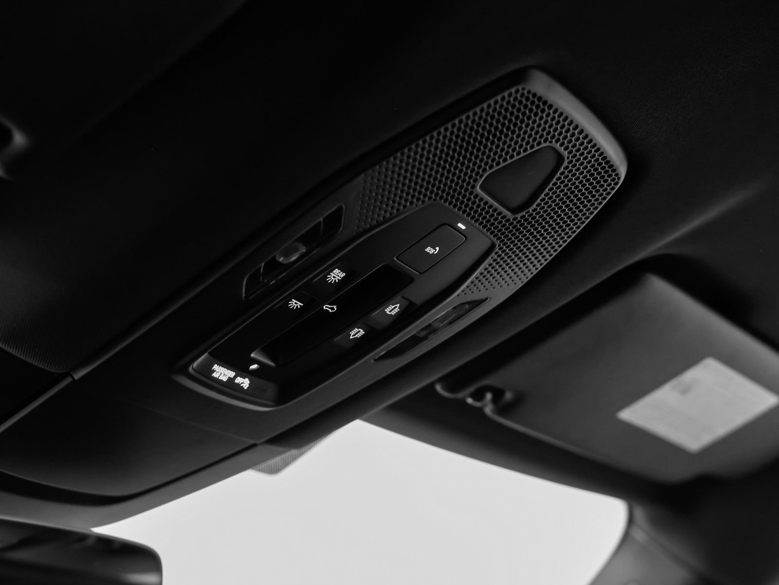 Certified 2025 Porsche Macan 4S Electric AWD/4WD image 29