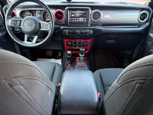 Used 2019 Jeep Wrangler Unlimited Sahara AWD/4WD image 11