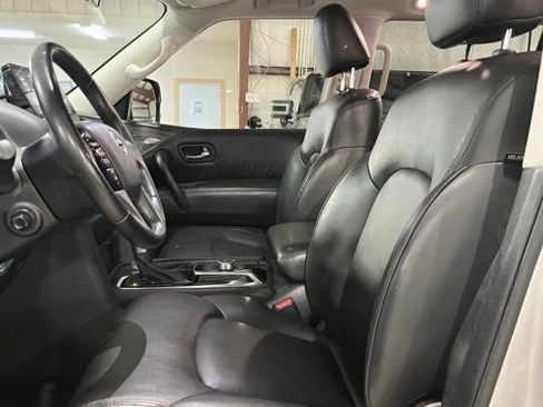 Used 2022 Nissan Armada SV image 9