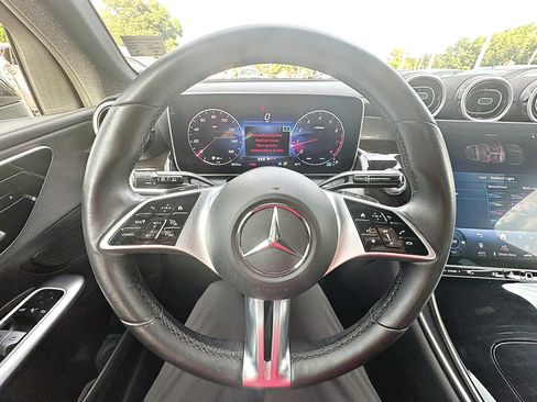 Used 2023 Mercedes-Benz GLC 300 4MATIC image 31