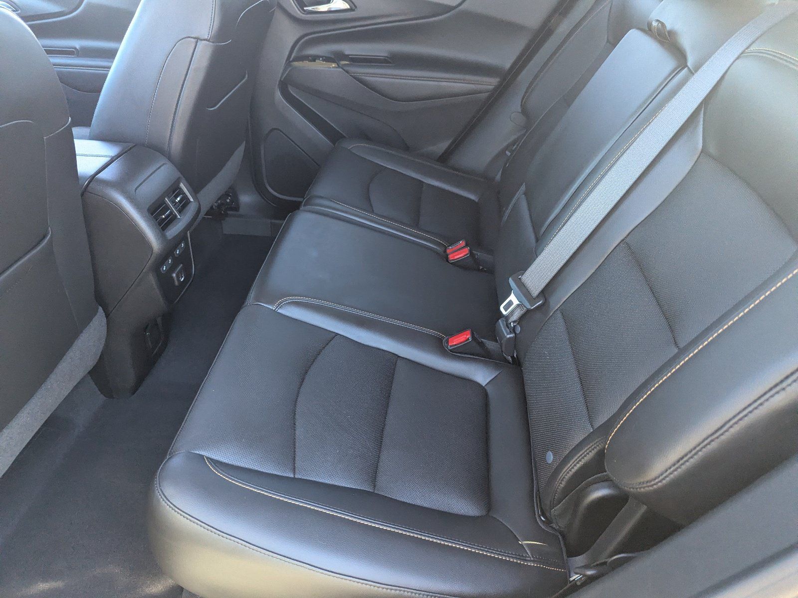 Used 2021 Chevrolet Equinox Premier FWD image 15