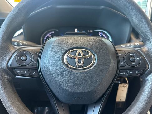 Used 2024 Toyota RAV4 LE AWD/4WD image 25