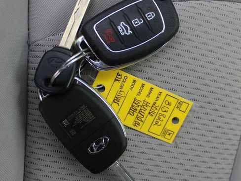 Used 2016 Hyundai Sonata SE FWD image 24