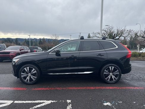 Used 2023 Volvo XC60 B5 Plus w/ Climate Package image 4