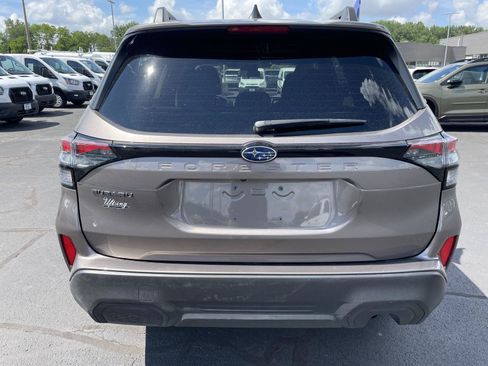 Used 2025 Subaru Forester Premium AWD/4WD image 4
