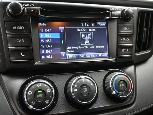 Used 2017 Toyota RAV4 LE FWD image 12