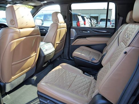 Used 2022 Cadillac Escalade ESV Sport w/ Touring Package image 27