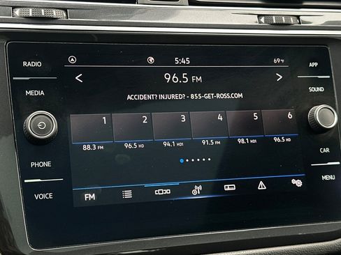 Certified 2022 Volkswagen Tiguan SE w/ Panoramic Sunroof Package image 20