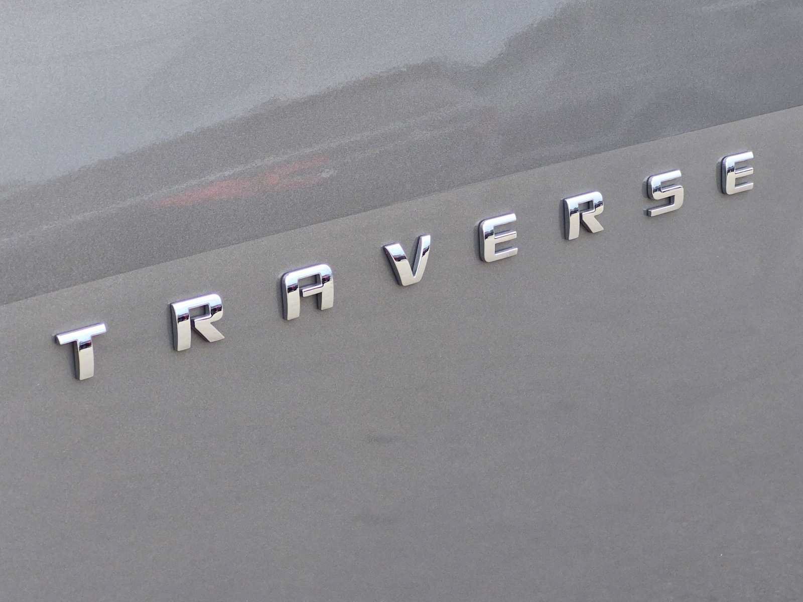 Used 2018 Chevrolet Traverse LT w/ LPO, Floor Liner Package FWD image 12