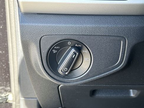 Used 2023 Volkswagen Atlas SE image 17