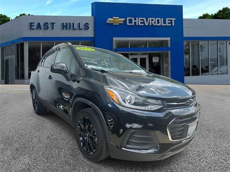 Certified 2022 Chevrolet Trax LT w/ Premium Seat Package image 1