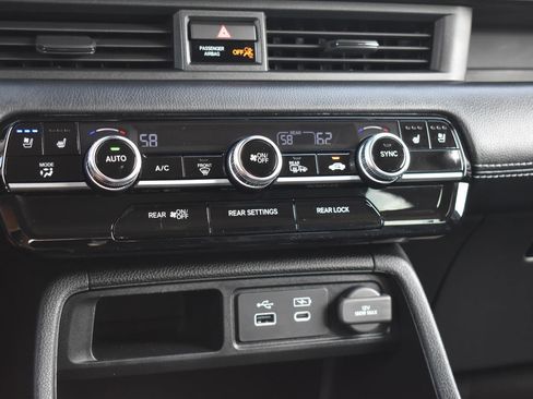 Used 2023 Honda Pilot Elite image 8