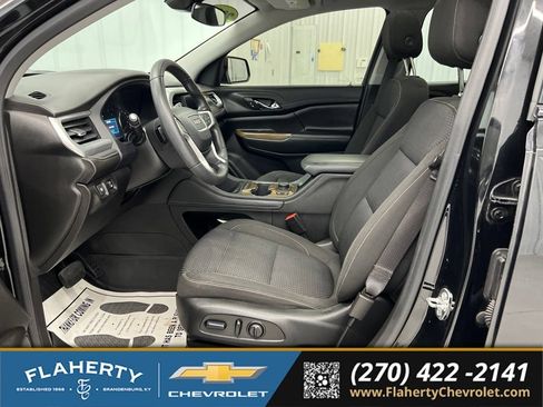 Used 2023 GMC Acadia SLE w/ Driver Convenience Package FWD image 9