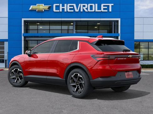 New 2026 Chevrolet Equinox EV LT image 3