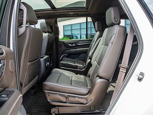 Used 2021 GMC Yukon Denali w/ Denali Premium Package AWD/4WD image 17