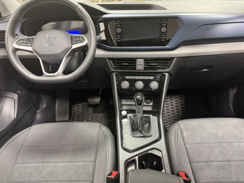 Certified 2023 Volkswagen Taos SE w/ Panoramic Sunroof Package FWD image 11