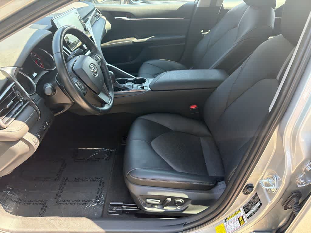 Used 2022 Toyota Camry XSE FWD image 10