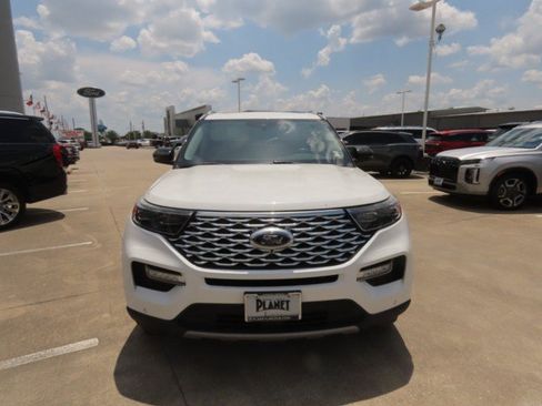 Used 2023 Ford Explorer Platinum w/ Technology Package AWD/4WD image 4