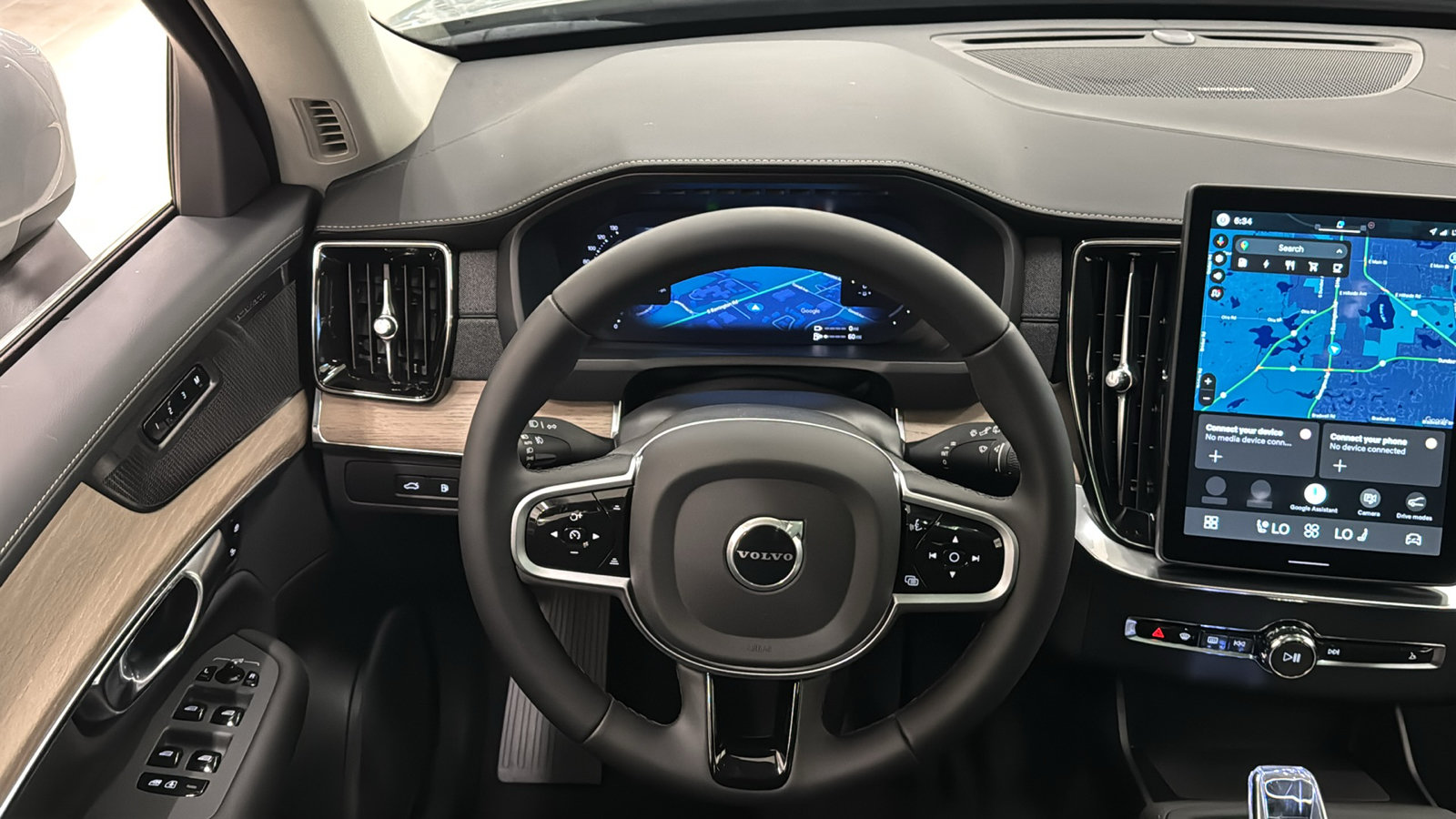 New 2026 Volvo XC90 T8 Plus w/ Protection Package Premier AWD/4WD image 12